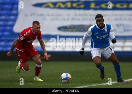 Birmingham, Royaume-Uni. 13 mars 2021. Jonathan Leko #14 de Birmingham City dribbles le ballon sous la pression de Jack Hunt #2 de Bristol City à Birmingham, Royaume-Uni le 3/13/2021. (Photo de Simon Bissett/News Images/Sipa USA) crédit: SIPA USA/Alay Live News Banque D'Images