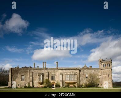 Façade extérieure de l'abbaye de Lacock, Wiltshire, Royaume-Uni Banque D'Images