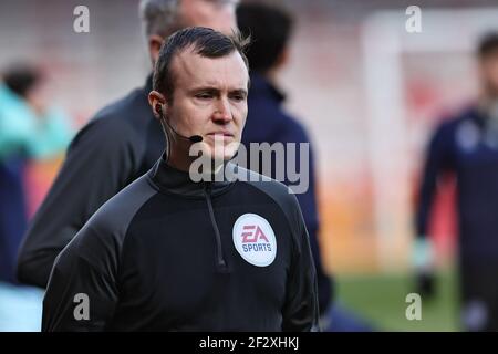 LINCOLN, ROYAUME-UNI. 13 MARS : rencontre officielle Antony Coggins dans l'échauffement avant le match de la Sky Bet League 1 entre Lincoln City et Rochdale au STADE LNER, Lincoln, le samedi 13 mars 2021. (Crédit : James HolyOak | MI News) crédit : MI News & Sport /Alay Live News Banque D'Images