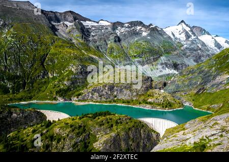 Lac Glacier de Pasterze avec barrage Hydropower dans le parc national Hohe Tauern avec Großglockner High Alpine Road en Autriche Banque D'Images