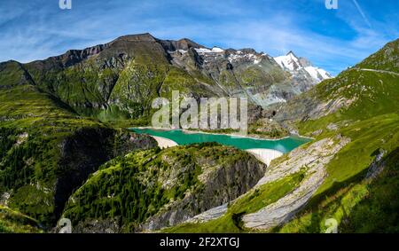 Lac Glacier de Pasterze avec barrage Hydropower dans le parc national Hohe Tauern avec Großglockner High Alpine Road en Autriche Banque D'Images