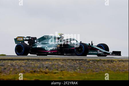 Sebastian Vettel (GER), Aston Martin F1, lors du départ de la voiture de course Aston Martin AMR21, le 4 mars 2021, à Silverstone, Grande-Bretagne ÉDITORIAL SEULEMENT! Aston Martin via Kolvenbach Banque D'Images