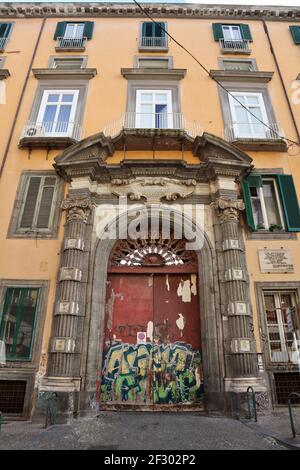 Naples – Entrata del Palazzo Pignatelli di Monteleone Banque D'Images