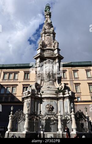 Napoli – Obelisco dell'Immacolata a Piazza del Gesù Nuovo Banque D'Images