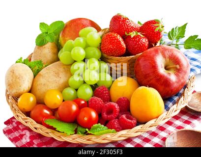 Gros plan sur les fruits et légumes frais régionaux Banque D'Images