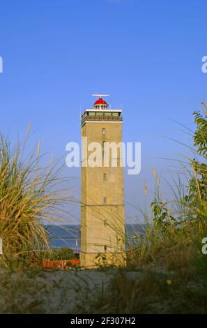 Vue sur le phare de Brandaris par une journée ensoleillée, Terschelling, pays-Bas Banque D'Images