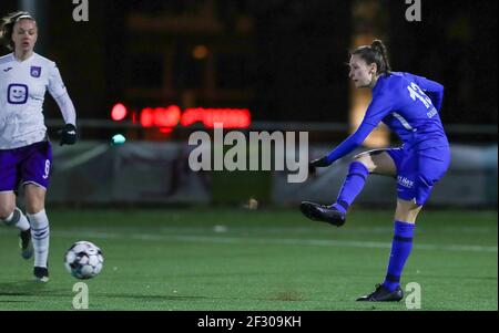 Genk, Belgique. 2021 mars 13. Forward Gwen Duijsters (16) de KRC Genk photographié lors d'un match de football féminin entre Racing Genk Ladies et RSC Anderlecht le 2020 e jour de match de la saison 2021 - 12 de la Super League belge Scooore Womens, vendredi 2021 mars à Genk, Belgique . PHOTO SPORTPIX.BE | SPP | SEVIL OKTEM crédit: SPP Sport Press photo. /Alamy Live News Banque D'Images