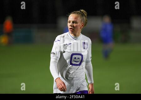 Sarah Wijnants (11) d'Anderlecht photographiée lors d'un match de football féminin entre Racing Genk Ladies et RSC Anderlecht le 16 ème jour de match de la saison 2020 - 2021 de la Super League belge Scooore Womens , vendredi 12 mars 2021 à Genk , Belgique . PHOTO SPORTPIX.BE | SPP | SEVIL OKTEM Banque D'Images