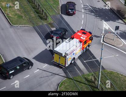 Camion de pompiers sur Skånegatan à Göteborg. Banque D'Images