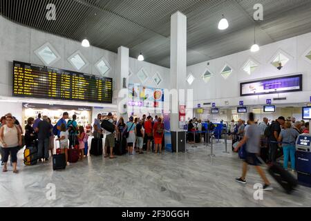 Héraklion, Grèce - 17 septembre 2018 : aérogare de l'aéroport d'Héraklion (HER) en Grèce. Banque D'Images