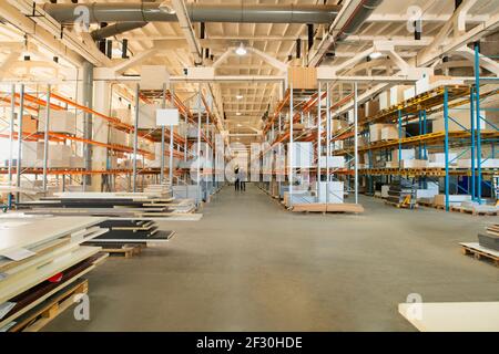 Immense entrepôt intérieur en usine Banque D'Images