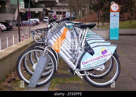 Station de vélo Metropolradruhr sur le campus de l'Université de la Ruhr Bochum, Rhénanie-du-Nord-Westphalie, Allemagne. Station fuer Metropolradruhr Miet Banque D'Images