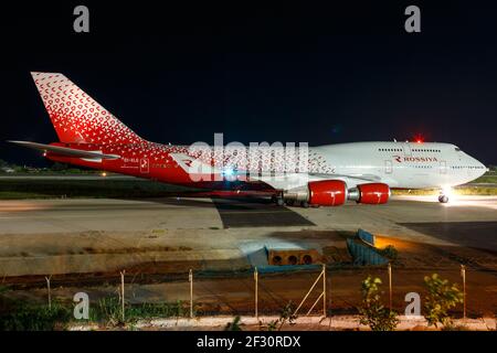 Rhodes, Grèce - 12 septembre 2018 : un avion Rossiya Boeing 747 à l'aéroport de Rhodes (RHO) en Grèce. Banque D'Images