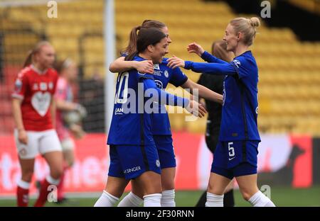 Sam Kerr (à gauche) de Chelsea célèbre le premier but de leur côté du match lors du match final de la coupe de la Ligue continentale des pneus FA pour femmes à Vicarage Road, Londres. Date de la photo: Dimanche 14 mars 2021. Banque D'Images