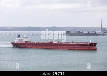 WhiteGate, Cork, Irlande. 14 mars 2021. Le pétrolier Stemnitsa quitte le port après avoir déchargé sa cargaison de pétrole brut à la raffinerie de pétrole de Whitegate, Co. Cork, Irlande. - crédit; David Creedon / Alamy Live News Banque D'Images