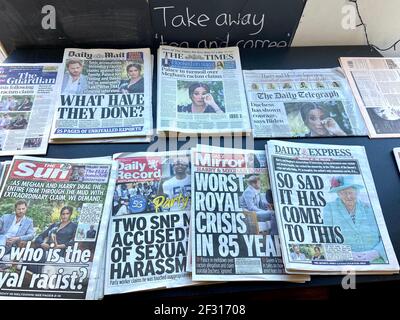 Londres, Royaume-Uni- 3.9.2021: Les journaux tabloïds du Royaume-Uni première page après l'interview du prince Meghan Markle Harry Oprah, chaque journal tabloïd première page Banque D'Images