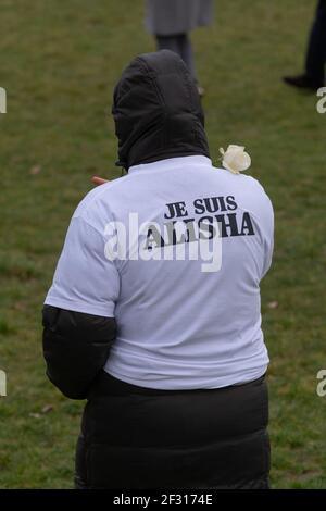 Une marche blanche à la mémoire d'une jeune fille de 14 ans, dont le corps battu a été trouvé dans la Seine après avoir subi du harcèlement en ligne à l'école, à Argenteuil, le 14 mars 2021. Un juge français a inculpé deux enfants de 15 ans du meurtre d'une fille de leur école, identifiée seulement comme Alisha, qui avait été victime d'intimidation en ligne dans un conflit avec les suspects, un garçon et une fille. Photo de Pierrick Villette/avenir Pictures/ABACAPRESS.COM Banque D'Images