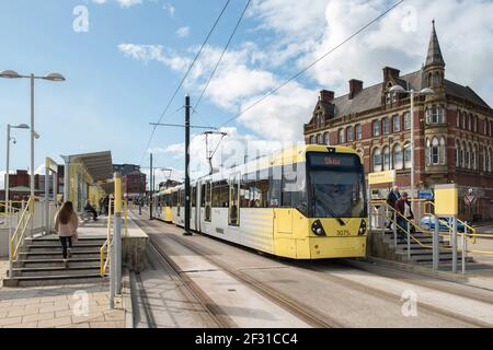 Arrêt Metrolink à Oldham Mumps. Banque D'Images