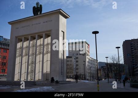 Innsbruck, Autriche - 20 février 2019 - le Monument de libération situé sur la place Eduard-Wallnöfer (anciennement la place de la Maison de campagne) en hiver Banque D'Images