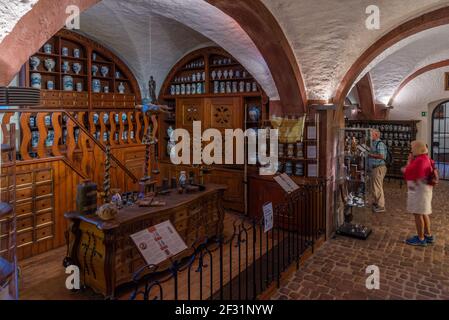Heidelberg, Allemagne, 17 septembre 2020 : intérieur du musée de pharmacie au palais de Heidelberg, Allemagne Banque D'Images