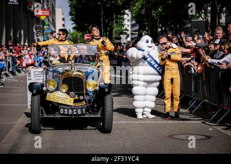 84 SEGAL Jeffrey (usa), BAPTISTA Rodrigo (BRA), LU Wei (CAN), Ferrari 488 GTE JMW Motorsport, ambiance pendant la course 2019 le Mans 24 heures, du 15 au 16 juin au circuit du Mans, France - photo François Flamand / DPPI Banque D'Images