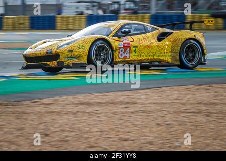 84 SEGAL Jeffrey (usa), BAPTISTA Rodrigo (BRA), LU Wei (CAN), Ferrari 488 GTE JMW Motorsport, action pendant la course 2019 le Mans 24 heures, du 15 au 16 juin au circuit du Mans, France - photo Paulo Maria / DPPI Banque D'Images