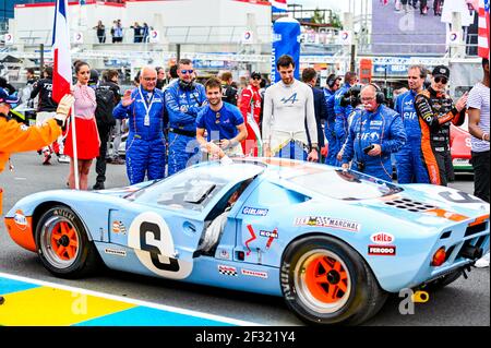 Jacky Ickx pilotant le gagnant Ford GT 40 1969 le Mans lors de la course des 24 heures du Mans 2019, du 15 au 16 juin sur le circuit du Mans, France - photo Julien Delfosse / DPPI Banque D'Images