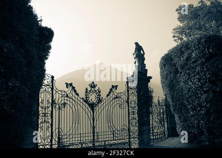 Italie, Tremezzo, Lac de Côme, Villa Carlotta, les portes du jardin Banque D'Images