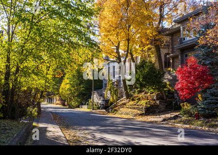 Rue de Montréal à l'automne, Westmount, QC Banque D'Images