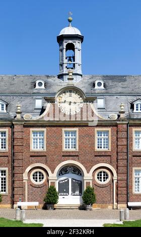 Château de Nordkirchen à partir de 1734, château baroque, connu familièrement sous le nom de Versailles westphalien, aujourd'hui Université de Finance de Rhénanie-du-Nord-Westphalie, Side Banque D'Images