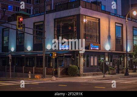 Atlanta, GA USA - 06 14 20: Centre-ville Atlanta Baroanda Ristorante et bar la nuit Banque D'Images