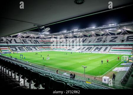 Varsovie, Pologne. 13 mars 2021. Une vue générale du Maréchal Jozef Pilsudski Legia Warsaw Municipal Stadium avec une bannière 'Zyleta jest zawsze z wami' de partisans pendant le PKO polonais Ekstraklasa League match entre Legia Warszawa et Warta Poznan.(score final; Legia Warszawa 3:2 Warta Poznan) (photo par Mikolaj Barbanell/SOPA) photos de crédit/Sipa : SIPA USA/Alamy Live News Banque D'Images