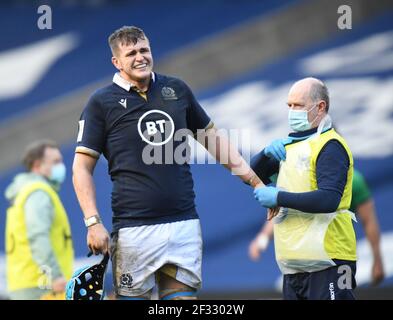 Stade BT Murrayfield, Edimbourg.Scotland UK.14 mars 21. Match Guinness des six Nations.Scotland contre l'Irlande. Blessure au poignet pour Scotlands Scott Cummings crédit: eric mccowat/Alay Live News Banque D'Images