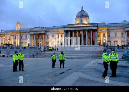 LONDRES - 14 MARS 2021 : manifestation sur Trafalgar Square contre la brutalité policière et pour les droits des femmes. En réponse au meurtre de Sarah Everard Banque D'Images