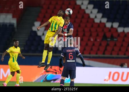 Paris, France. 15 mars 2021. Nantes avance ANDREI GIROTTO en action pendant le championnat français de football, Ligue 1 Uber Eats, entre Paris Saint Germain et FC Nantes au Parc des Princes Stadium - Paris France.le FC Nantes a gagné 2:1 crédit: Pierre Stevenin/ZUMA Wire/Alay Live News Banque D'Images