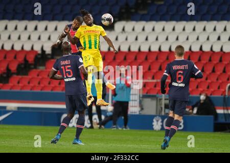 Paris, France. 15 mars 2021. Milieu de terrain de Nantes MOSES DADDY SIMON en action pendant le championnat français de football, Ligue 1 Uber Eats, entre Paris Saint Germain et FC Nantes au Parc des Princes Stadium - Paris France.le FC Nantes a gagné 2:1 crédit: Pierre Stevenin/ZUMA Wire/Alay Live News Banque D'Images