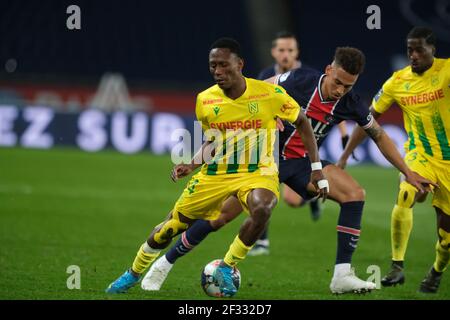 Paris, France. 15 mars 2021. Le défenseur de Nantes CHARLES TRAORE en action pendant le championnat français de football, Ligue 1 Uber Eats, entre Paris Saint Germain et FC Nantes au Parc des Princes Stadium - Paris France.le FC Nantes a gagné 2:1 crédit : Pierre Stevenin/ZUMA Wire/Alay Live News Banque D'Images