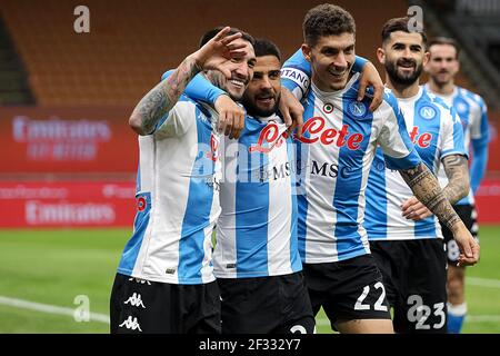 MILAN, ITALIE - MARS 14: Matteo Politano de Naples célèbre avec Lorenzo Insigne de Naples et Giovanni Di Lorenzo de Naples après avoir marquant ses côtés Banque D'Images