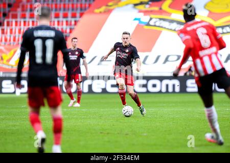 EINDHOVEN, PAYS-BAS - MARS 14: Jens Toornstra de Feyenoord Rotterdam pendant le match néerlandais Eredivisie entre le PSV Eindhoven et le Feyenoord Rotterdam Banque D'Images