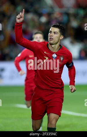 Turin, Italie. 14 mars 2021. (Image du fichier) Cristiano Ronaldo, la star du football avant du Portugal et de Juventus, remporte le prix « WorldÃs Top Scorer » de Pele avec un message sur les médias sociaux après avoir joué un tour de chapeau contre Cagliari le 14 mars 2021, dans une victoire de 3-1 pour atteindre 770 buts. La légende brésilienne Pele est officiellement classée comme ayant marqué 757 buts dans sa carrière, mais son record contesté est de 767. Ronaldo a maintenant dépassé ce nombre et PELE l'a félicité. Crédit : Pedro Fiuza/ZUMA Wire/Alay Live News Banque D'Images