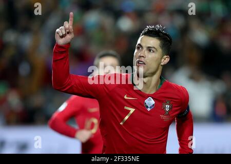 Turin, Italie. 14 mars 2021. (Image du fichier) Cristiano Ronaldo, la star du football avant du Portugal et de Juventus, remporte le prix « WorldÃs Top Scorer » de Pele avec un message sur les médias sociaux après avoir joué un tour de chapeau contre Cagliari le 14 mars 2021, dans une victoire de 3-1 pour atteindre 770 buts. La légende brésilienne Pele est officiellement classée comme ayant marqué 757 buts dans sa carrière, mais son record contesté est de 767. Ronaldo a maintenant dépassé ce nombre et PELE l'a félicité. Crédit : Pedro Fiuza/ZUMA Wire/Alay Live News Banque D'Images