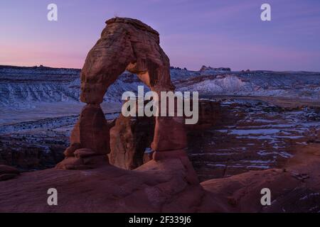 Délicate Arch Sunrise dans le parc national de Aches Banque D'Images