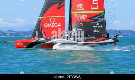 Auckland, Nouvelle-Zélande. 15 mars 2021. (210315) -- AUCKLAND, le 15 mars 2021 (Xinhua) -- Emirates Team New Zealand sort lors de la 36e finale de la coupe de l'Amérique à Auckland, Nouvelle-Zélande, le 15 mars 2021. (COR36/Studio Borlenghi/Handout via Xinhua) Credit: Xinhua/Alay Live News Banque D'Images