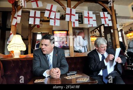 LES ÉLECTIONS EUROPÉENNES AVEC JONATHAN BROWN WORDS. NICK GRIFFIN, LE LEADER DU BNP. 14/5/09. PHOTO DAVID ASHDOWN Banque D'Images