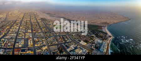 Photo aérienne de la ville de Swakopmund en Namibie Banque D'Images