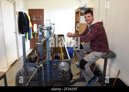 Scott MacRury, Isle of Lewis Weaver, Scott MacRury, Borve, Isle of Lewis, Western Isles, Écosse, Royaume-Uni Banque D'Images