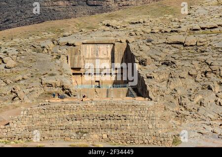 Shiraz, Iran - 15 décembre 2015 : tombeau d'Artaxerxes III, roi des Rois de l'Empire perse des Achaéménidés, à Persepolis en Iran Banque D'Images