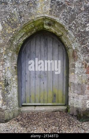 Porte rustique dans l'église Banque D'Images