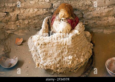 Fouilles historiques de la préinca Nazca ou du cimetière de civilisation de Nasca Chauchilla dans la région de Nazca au Pérou Banque D'Images