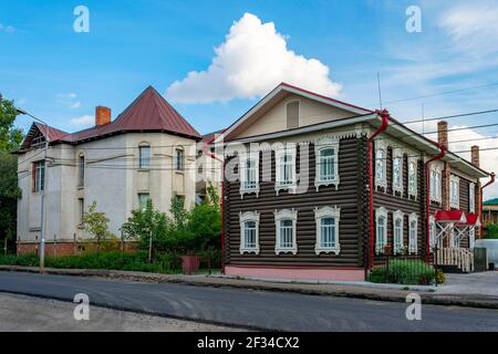 Tomsk, anciens immeubles d'appartements sur la rue Pouchkine Banque D'Images